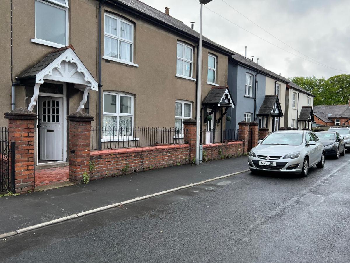 Brecon Town 3 Bedroom House Sleeps 6 Central Location Exteriér fotografie