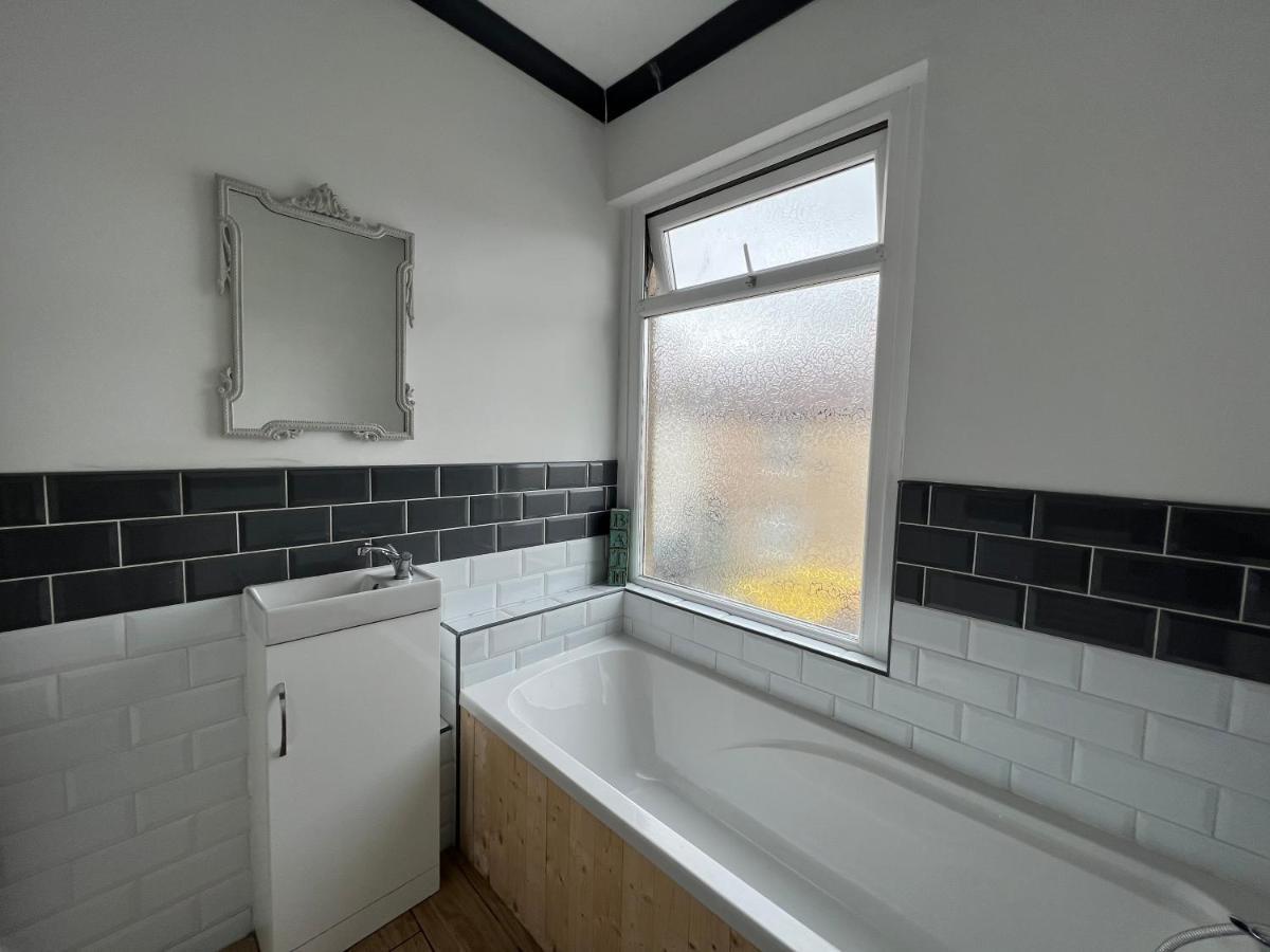Brecon Town 3 Bedroom House Sleeps 6 Central Location Exteriér fotografie